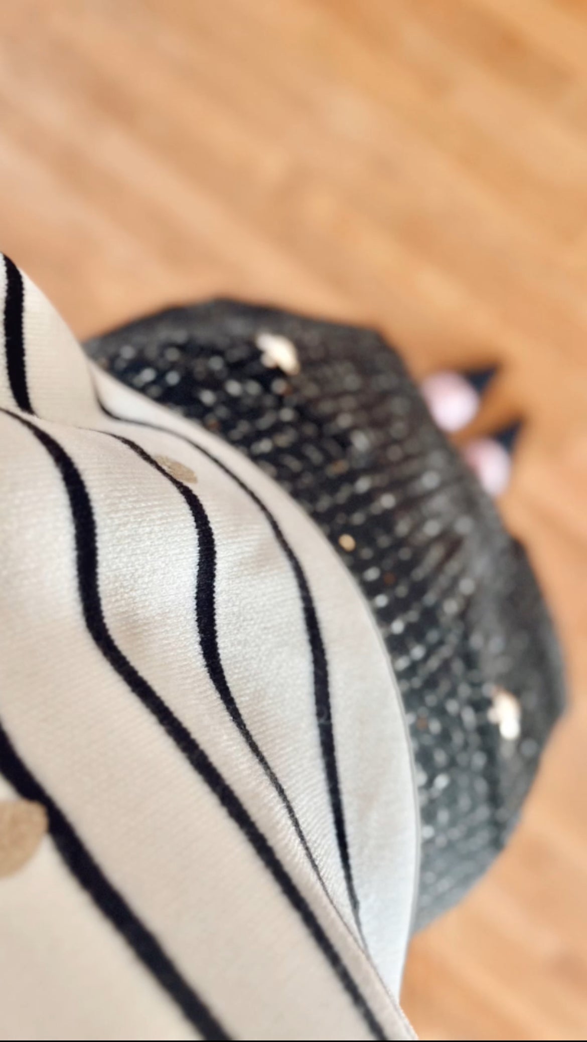 Pull marinière avec motifs en cœur