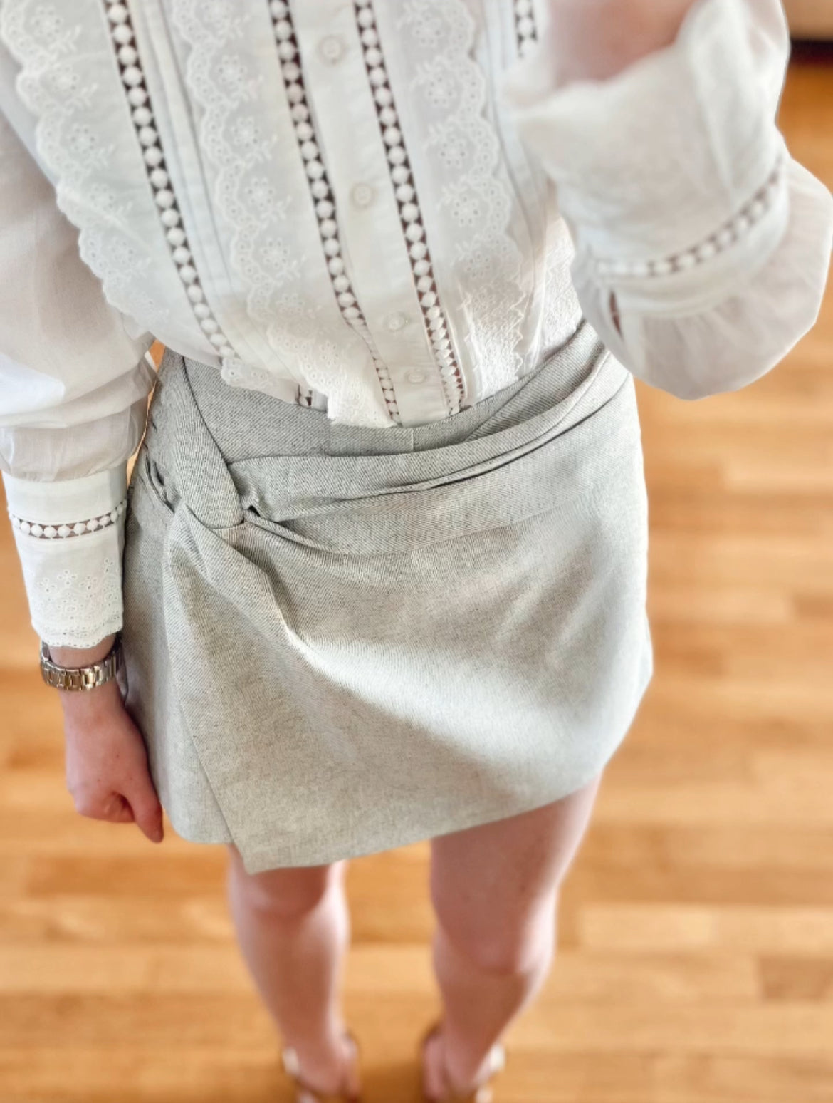 Jupe short grise pailletée